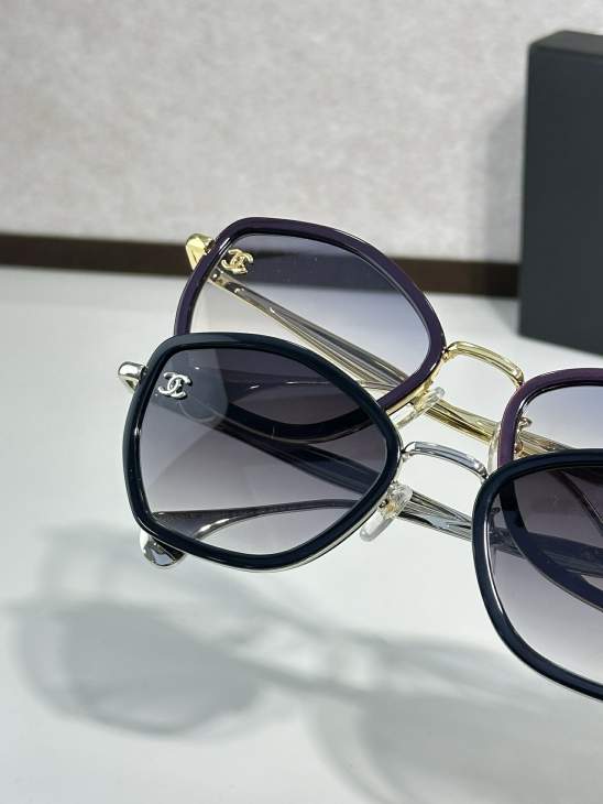 Picture of Chanel Sunglasses _SKUfw77364629fw